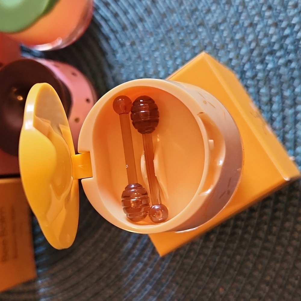 Banana Bee Balm Limited Edition Lip Balm - Picture 3 of 7